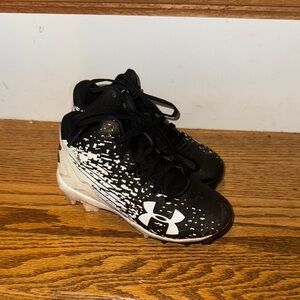 Under Armour Little Kids Leadoff Black and‎ White cleats size 11Y